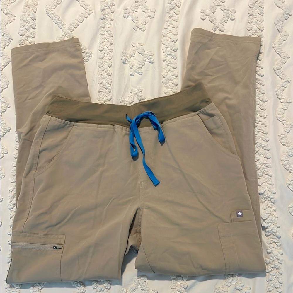 Figs Women’s Yola Scrub Bottom Size M in Sandstone